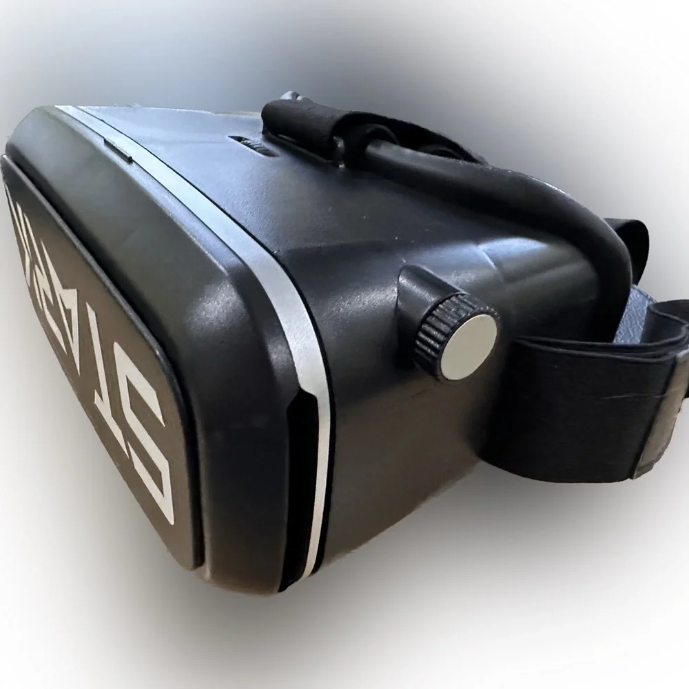 Stark Virtual Reality Headset
